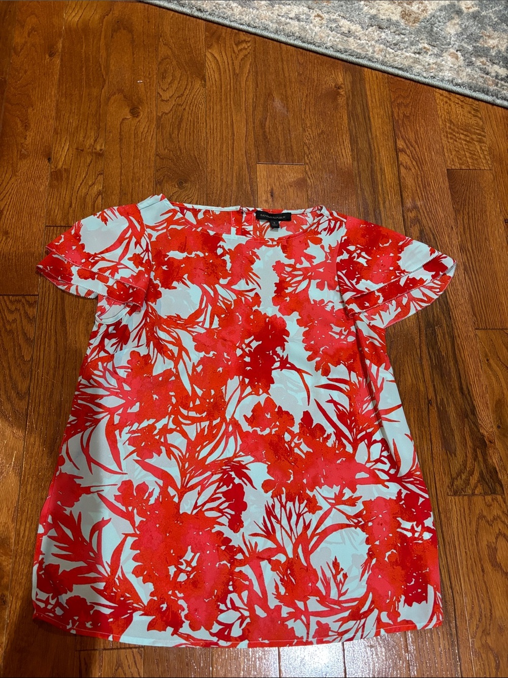 Banana Republic Red Floral Short Sleeve Dress